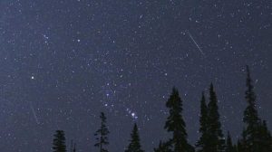 Berikut adalah waktu terbaik untuk mengamati puncak hujan meteor Piscis Austrinids yang akan terjadi malam ini.